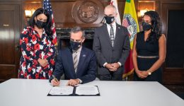 Garcetti signs Vaccine Mandate