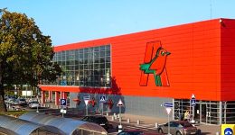 French company in Russia Auchan